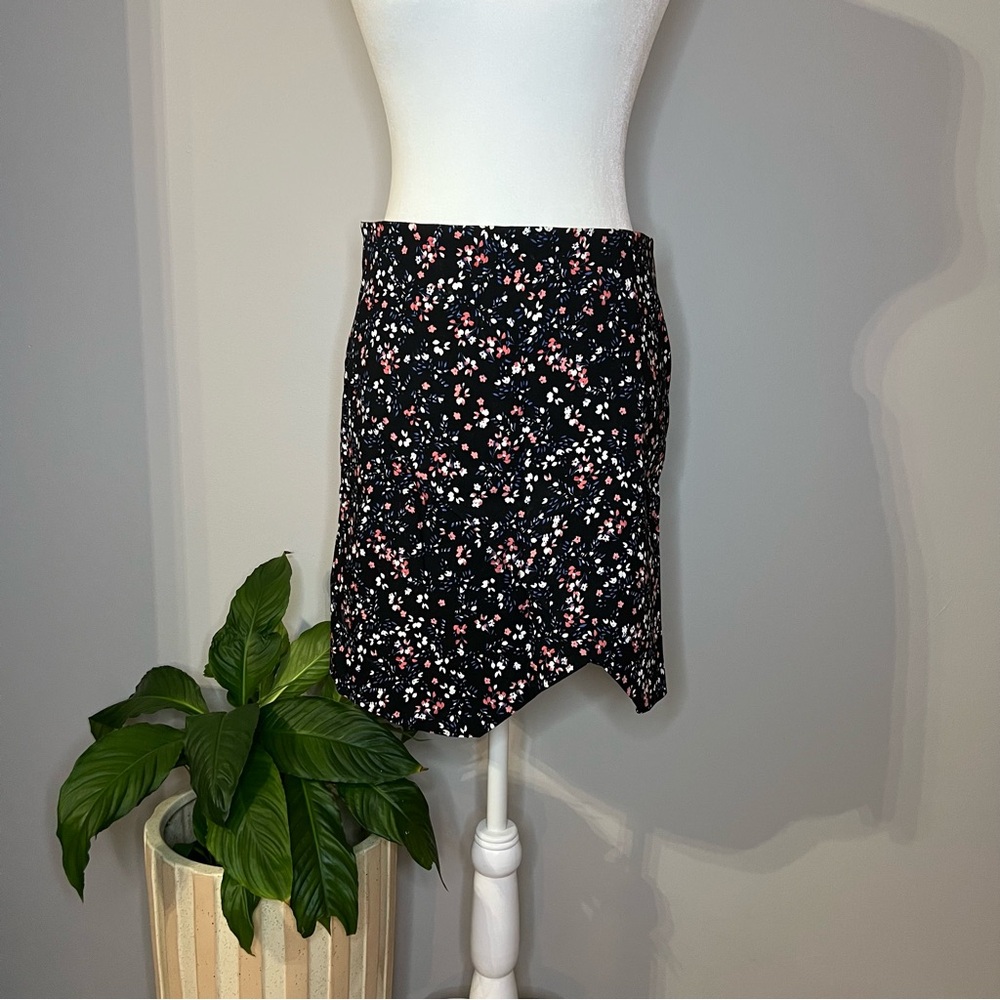 Floral wrap mini skirt (size M)